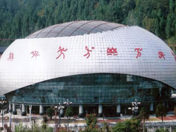 安阳体育中心球形网架加工安装